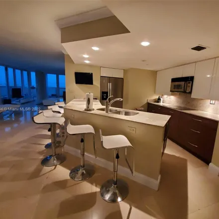 Image 5 - Doubletree by Hilton Grand Hotel Biscayne Bay, North Bayshore Drive, Miami, FL 33132, USA - Condo for rent