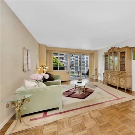 Image 5 - Cross Island Parkway, New York, NY 11359, USA - Apartment for sale