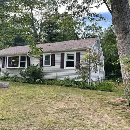 Image 3 - 4 Avon Ext, Enfield, Connecticut, 06082 - House for sale
