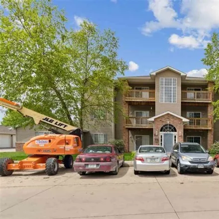 Buy this 2 bed condo on 2825 Triple Crown Lane in Iowa City, IA 52240