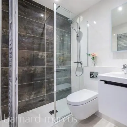 Image 3 - Cleveland Road, London, KT3 3LX, United Kingdom - House for sale