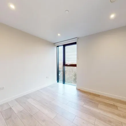 Image 2 - City Lights Point, 64 New Kent Road, London, SE1 6GB, United Kingdom - Apartment for rent