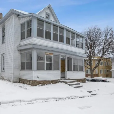 Buy this 6 bed house on 2100 North Irving Avenue in Minneapolis, MN 55411