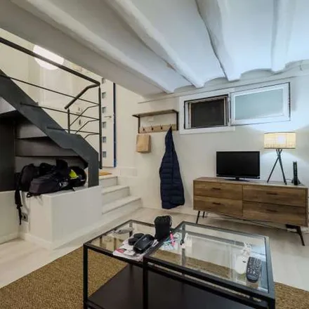 Rent this 1 bed apartment on Carrer dels Carders in 25, 08003 Barcelona