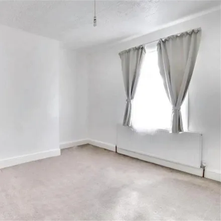 Image 7 - Beedell Avenue, Southend-on-Sea, SS0 9EN, United Kingdom - Apartment for rent