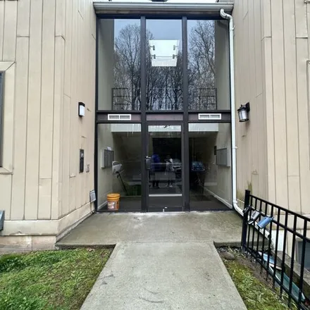 Rent this 2 bed condo on Farmington Canal Heritage Trail in Hamden, CT 06518