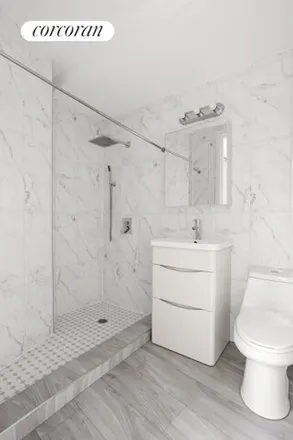 Image 5 - 631 East 18th Street, New York, NY 11226, USA - Condo for sale