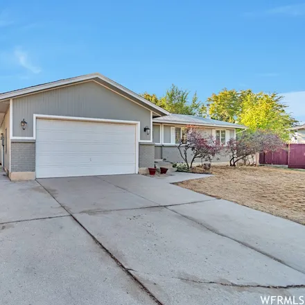 Buy this 5 bed house on 924 South Riverbend Drive in Murray, UT 84123