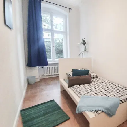 Rent this 5 bed room on Nürnberger Straße 20 in 10789 Berlin, Germany
