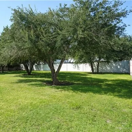 Image 9 - 801 East Sundown Drive, McAllen, TX 78503, USA - House for sale