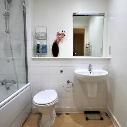 Image 4 - Lewin Terrace, London, TW14 8FE, United Kingdom - Apartment for rent