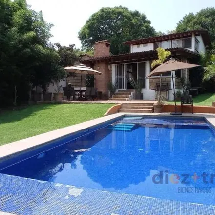 Rent this 3 bed house on Carretera a la Peña in La Capilla, 51200 Valle de Bravo