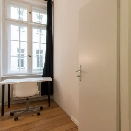 Rent this 6 bed room on Teedesign in Fredericiastraße, 14059 Berlin