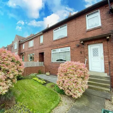 Buy this 3 bed townhouse on New Road Willowbank Grove in New Road, Kirkheaton