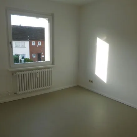 Rent this 2 bed apartment on Molbergstraße 17 in 47249 Duisburg, Germany