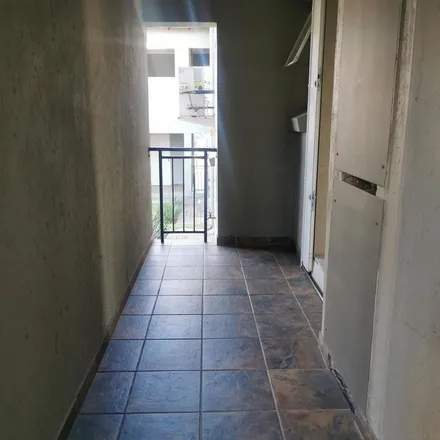 Image 3 - Dubloon Avenue, Wilgeheuwel, Roodepoort, 1734, South Africa - Apartment for rent