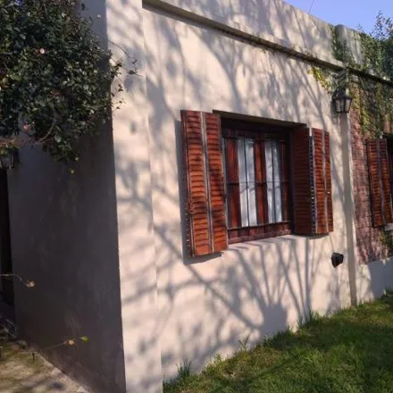 Buy this studio house on Leonardo Rosales 2784 in José Mármol, Argentina