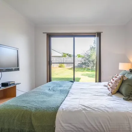 Rent this 3 bed house on Dromana in Arthurs Seat Road, Dromana VIC 3936