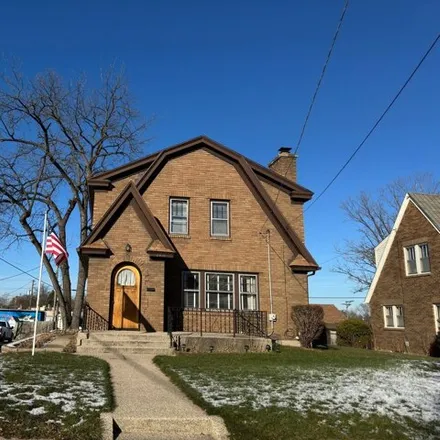 Buy this 3 bed house on 2400 15th Avenue in Rockford, IL 61108