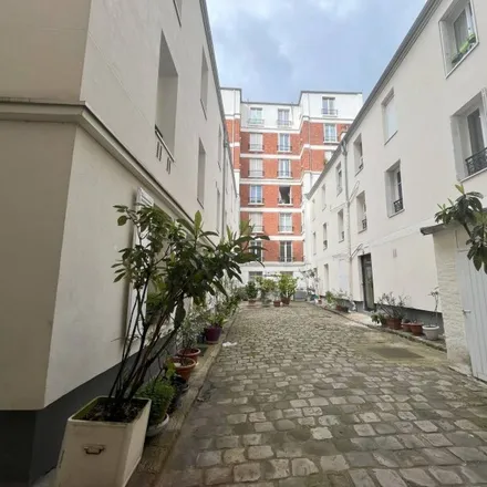 Rent this 2 bed apartment on Crèmerie in Rue des Bergers, 75015 Paris