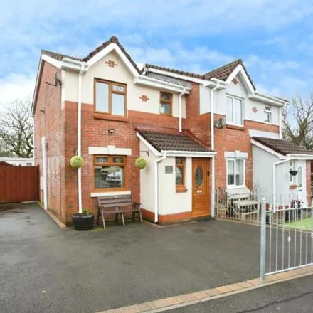 Buy this 3 bed duplex on unnamed road in Cefn Hengoed, CF82 7DQ