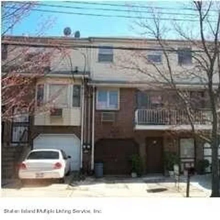 Buy this 3 bed townhouse on 22 Oakville Street in New York, NY 10314