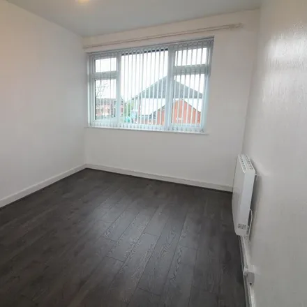 Rent this 3 bed apartment on Hawkswood Mount in Leeds, LS5 3PQ
