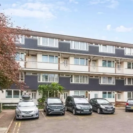 Image 3 - Fortrose Gardens, London, SW2 4HU, United Kingdom - Apartment for rent