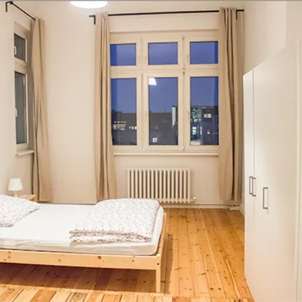 Rent this 6 bed room on Gastroenterologie Friedenau in Rheinstraße 2-3, 12159 Berlin