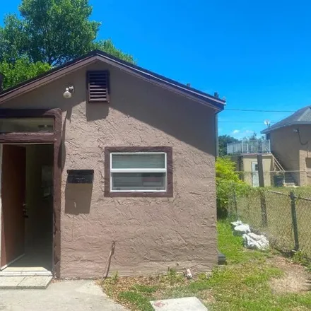 Rent this 1 bed apartment on 695 Avenue J Northwest in Winter Haven, FL 33881