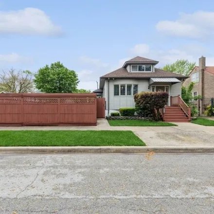 Buy this 3 bed house on 13118 South Avenue N in Chicago, IL 60633
