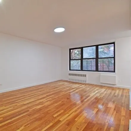 Image 2 - 1165 East 54th Street, New York, NY 11234, USA - Apartment for sale