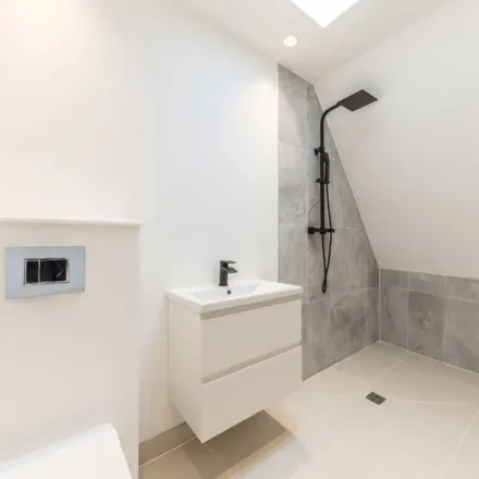 Image 3 - St Margarets Road, London, TW1 2DN, United Kingdom - Apartment for rent
