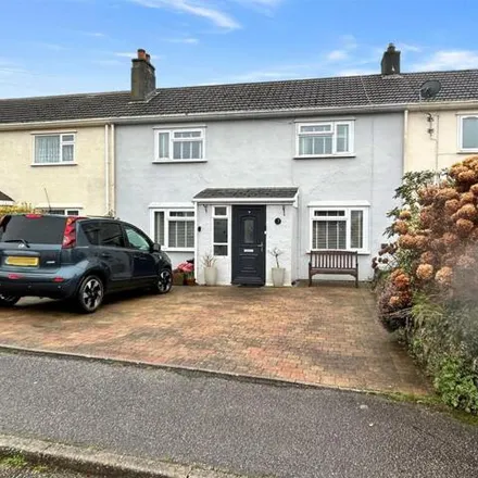 Buy this 3 bed townhouse on Carnon Crescent in Carnon Downs, TR3 6HL