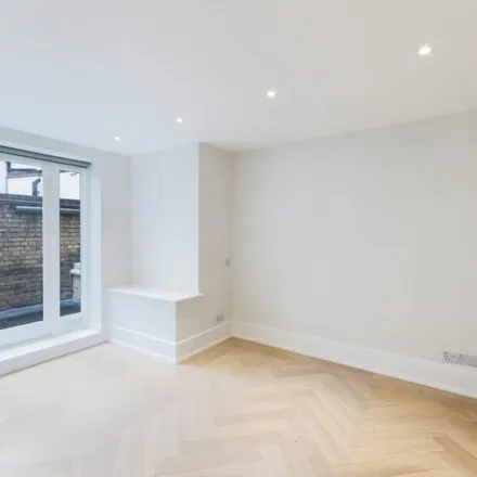 Image 3 - 9 Earlham Street, London, WC2H 9LN, United Kingdom - Apartment for rent