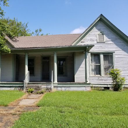 Rent this 3 bed house on 311 East Church Street in Paris, AR 72855