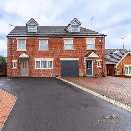 Buy this 5 bed duplex on Westcott Mews in Aughton, S26 3YL