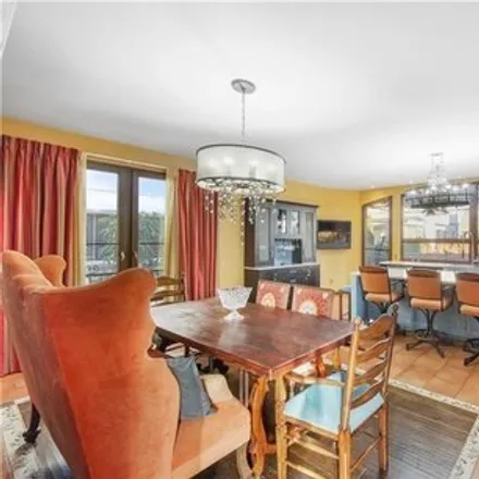 Image 2 - 181 Hastings Street, New York, NY 11235, USA - House for sale