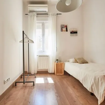 Rent this 3 bed room on Plaza de la Beata María Ana de Jesús in 5, 28045 Madrid