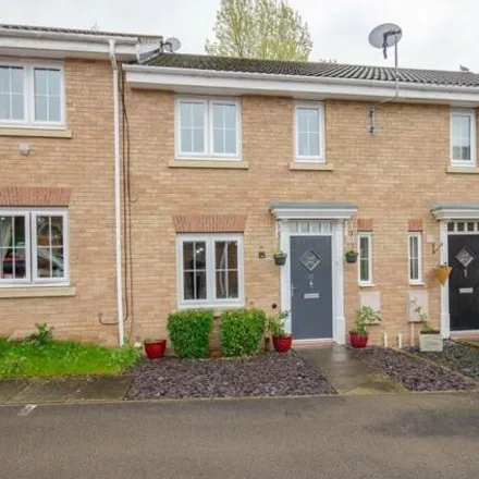 Buy this 3 bed townhouse on Gardeners End in Bilton, CV22 7RQ