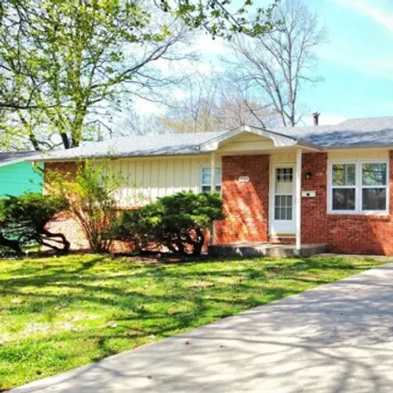 Image 1 - 1517 South Estate Avenue, Springfield, MO 65804, USA - House for sale