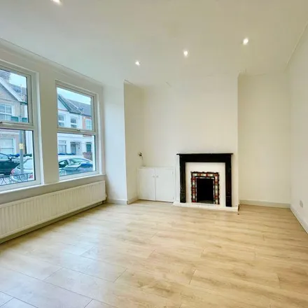 Rent this 4 bed townhouse on Boundary Road in London, SW19 2AQ