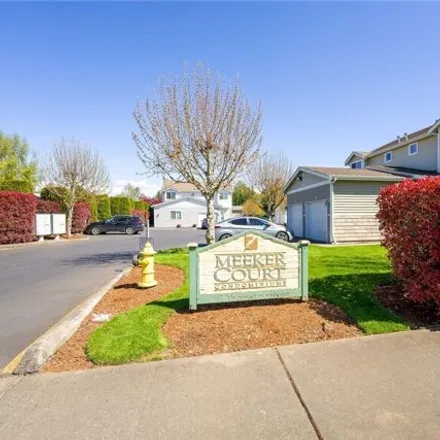 Buy this 3 bed condo on 633 7th Avenue Southeast in Meeker, Puyallup