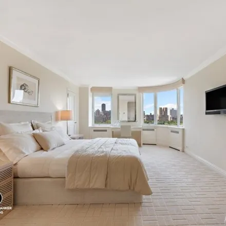 Image 3 - 875 Fifth Ave Unit 18ac, New York, 10065 - Apartment for sale