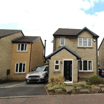 Rent this 3 bed house on Crofters Bank in Loveclough, BB4 8FH