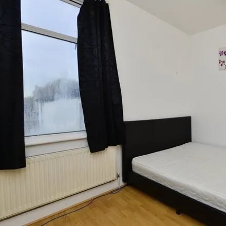 Rent this 5 bed room on 118 Halley Road in London, E7 8DU
