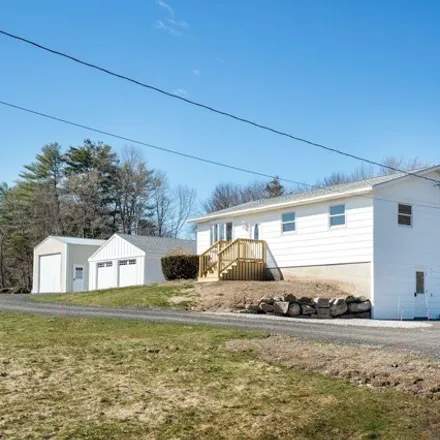 Buy this 3 bed house on 31 Starlight Way in Falmouth, ME 04105