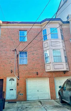 Rent this 3 bed house on 152 Morris Street in Jersey City, NJ 07302