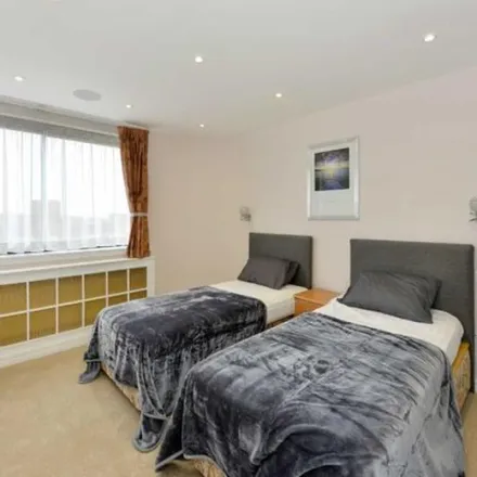 Image 3 - 10 Elm Tree Road, London, NW8 9JX, United Kingdom - Apartment for rent