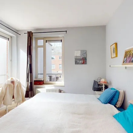 Rent this 3 bed apartment on Place des Célestines 31 in 5000 Namur, Belgium